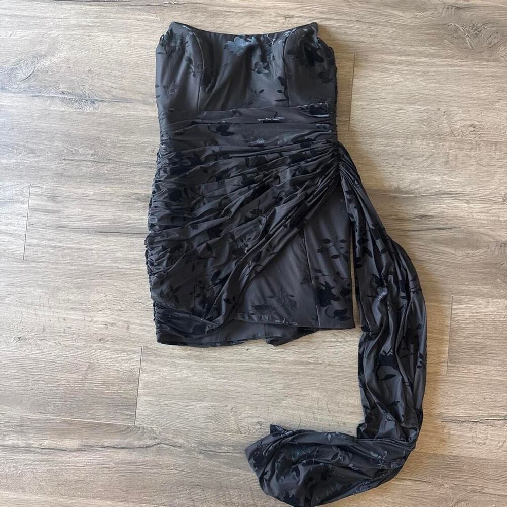 NWT Runaway the Label x Petal & Pup Black Floral Mini Dress Size M